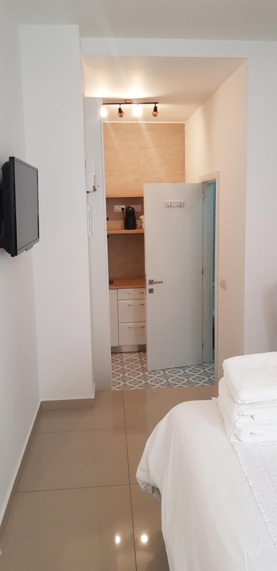Bright & Modern Studio,Слима Экстерьер фото